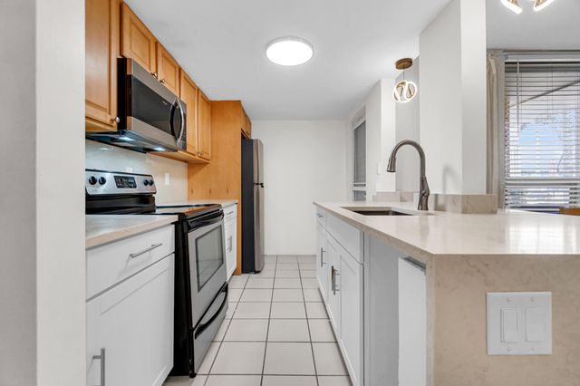 2840 NE 33RD Court 2, Fort Lauderdale, FL 33306