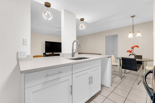 2840 NE 33RD Court 2, Fort Lauderdale, FL 33306