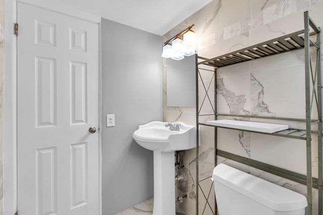 2840 NE 33RD Court 2, Fort Lauderdale, FL 33306