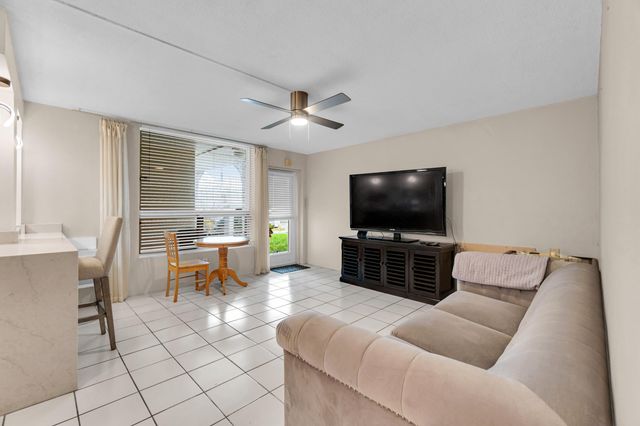 2840 NE 33RD Court 2, Fort Lauderdale, FL 33306