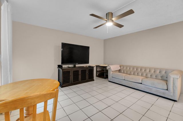 2840 NE 33RD Court 2, Fort Lauderdale, FL 33306