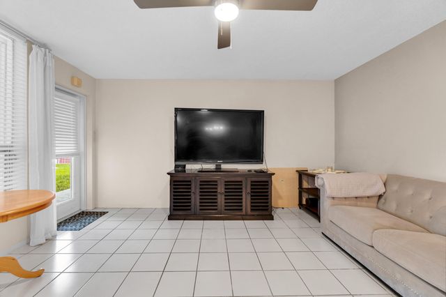 2840 NE 33RD Court 2, Fort Lauderdale, FL 33306