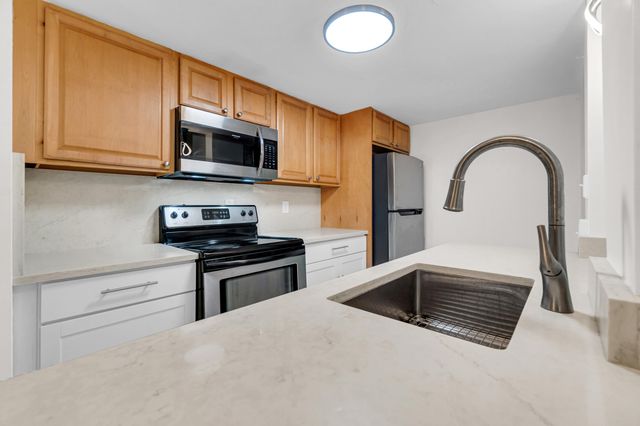 2840 NE 33RD Court 2, Fort Lauderdale, FL 33306