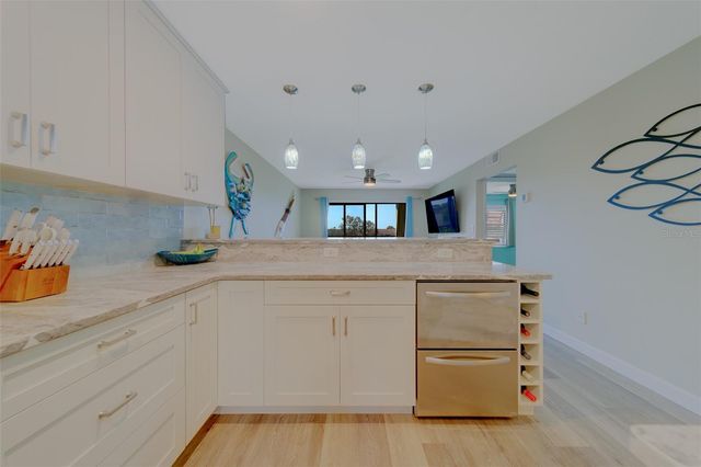 5849 PARK STREET N 404, St Petersburg, FL 33709