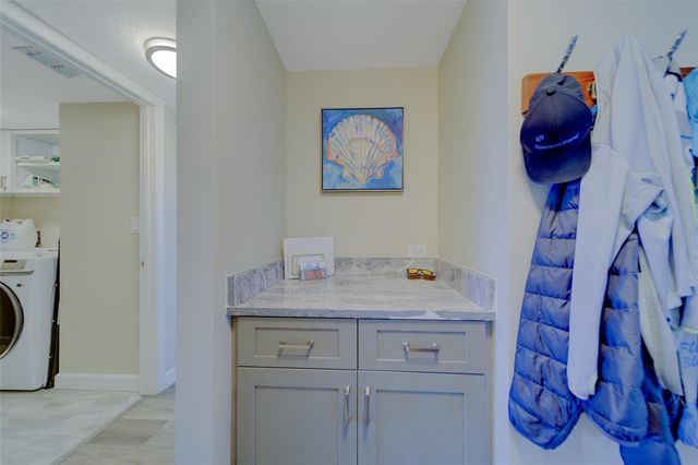 5849 PARK STREET N 404, St Petersburg, FL 33709