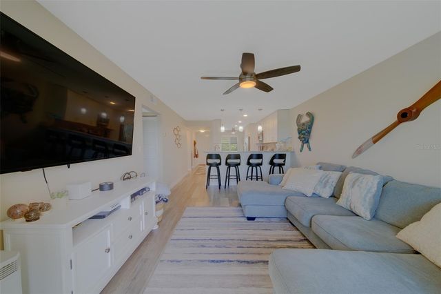 5849 PARK STREET N 404, St Petersburg, FL 33709