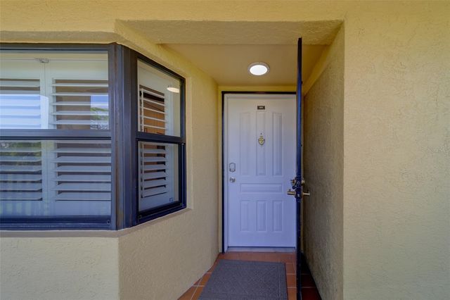 5849 PARK STREET N 404, St Petersburg, FL 33709