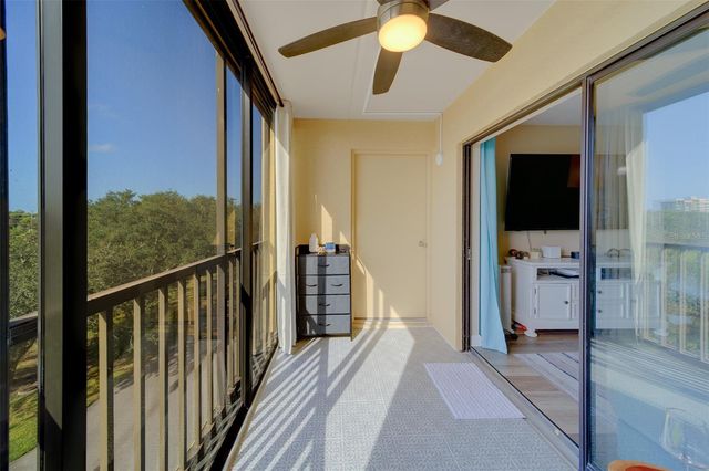 5849 PARK STREET N 404, St Petersburg, FL 33709