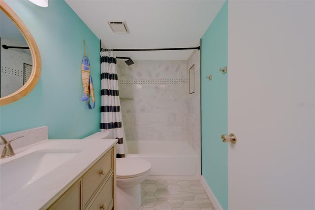 5849 PARK STREET N 404, St Petersburg, FL 33709