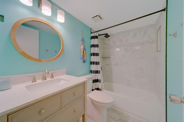 5849 PARK STREET N 404, St Petersburg, FL 33709