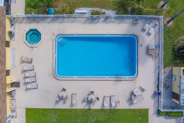 5849 PARK STREET N 404, St Petersburg, FL 33709