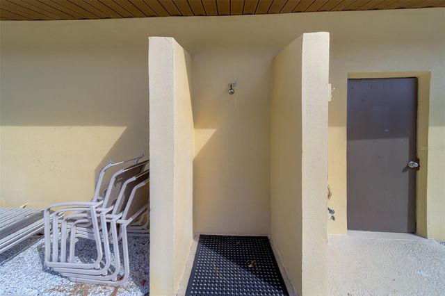 5849 PARK STREET N 404, St Petersburg, FL 33709