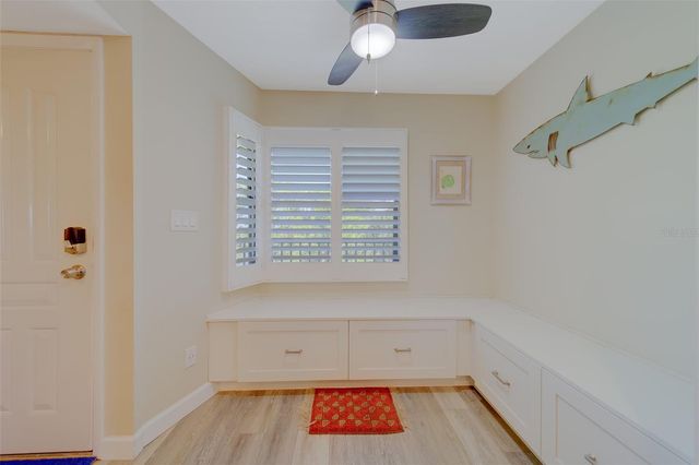 5849 PARK STREET N 404, St Petersburg, FL 33709