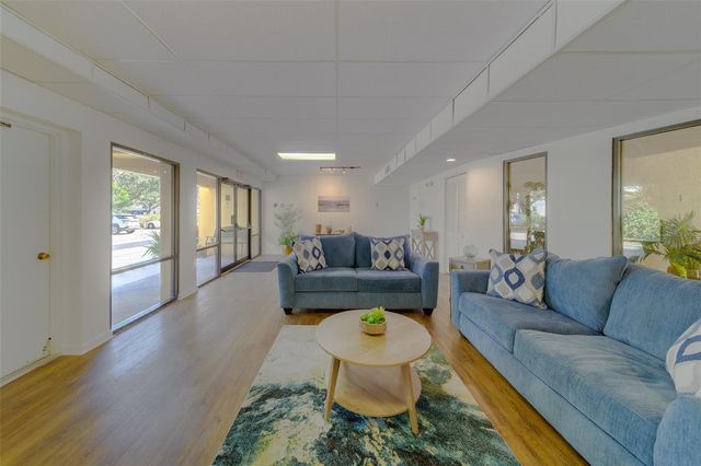 5849 PARK STREET N 404, St Petersburg, FL 33709