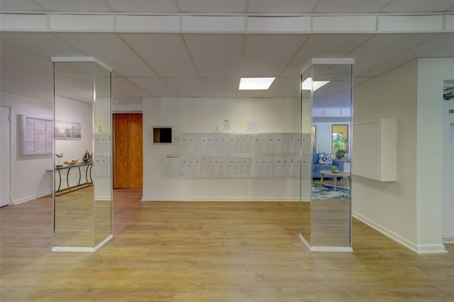 5849 PARK STREET N 404, St Petersburg, FL 33709