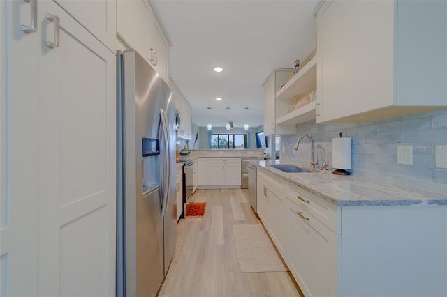 5849 PARK STREET N 404, St Petersburg, FL 33709