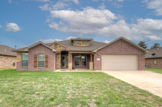 1207 E Par Circle, Neosho, MO 64850