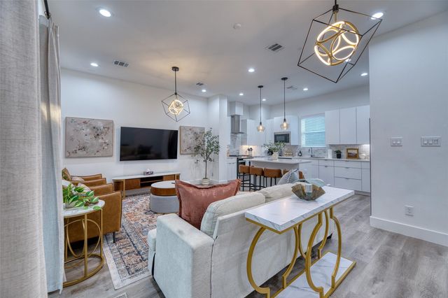 507 Schweikhardt Street, Houston, TX 77020