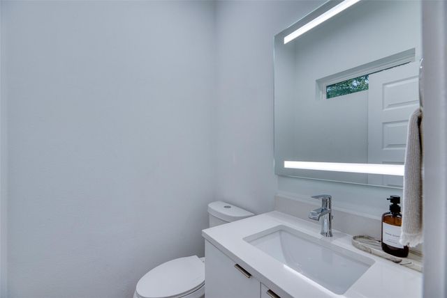 507 Schweikhardt Street, Houston, TX 77020