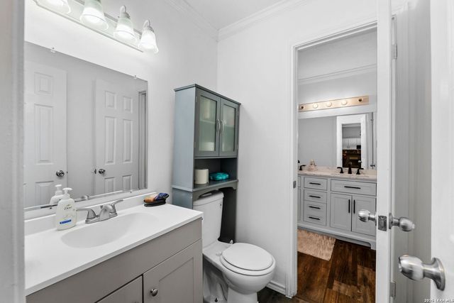 17041 Vista Bluff Dr, San Antonio, TX 78247