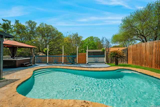 17041 Vista Bluff Dr, San Antonio, TX 78247