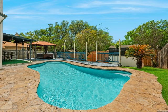 17041 Vista Bluff Dr, San Antonio, TX 78247