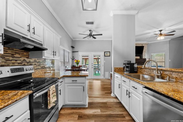 17041 Vista Bluff Dr, San Antonio, TX 78247