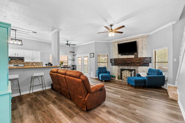 17041 Vista Bluff Dr, San Antonio, TX 78247