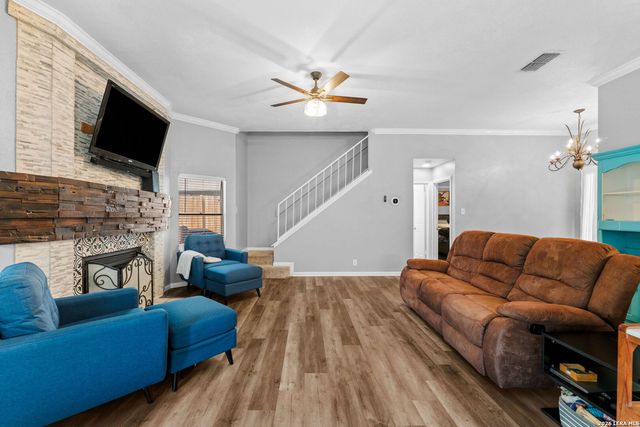 17041 Vista Bluff Dr, San Antonio, TX 78247