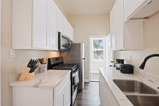 2127 Avenue O, Galveston, TX 77550