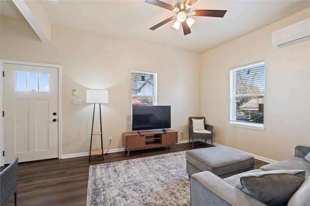 2127 Avenue O, Galveston, TX 77550