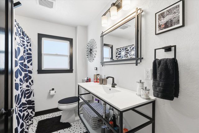 807 N BADGER AVENUE, Appleton, WI 54914