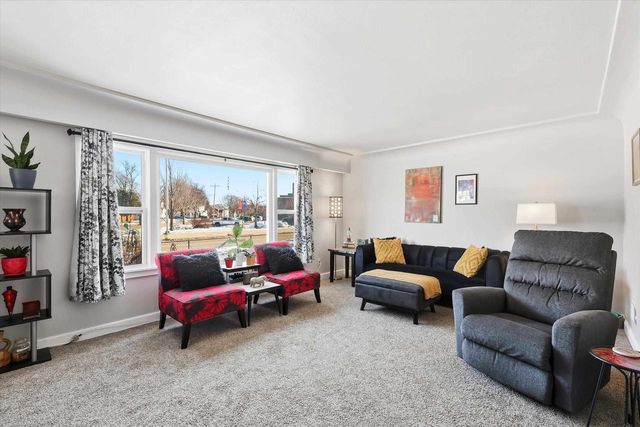 807 N BADGER AVENUE, Appleton, WI 54914