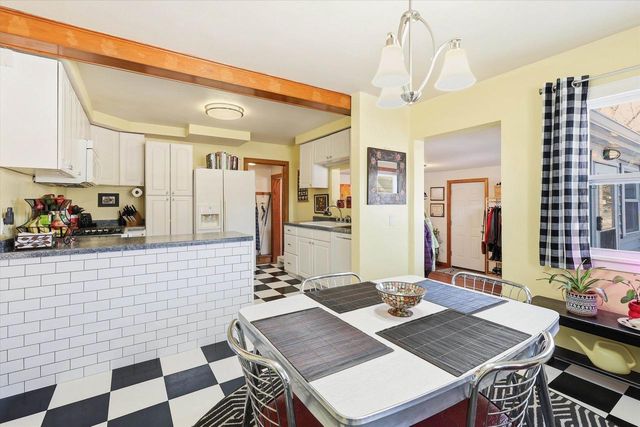 807 N BADGER AVENUE, Appleton, WI 54914