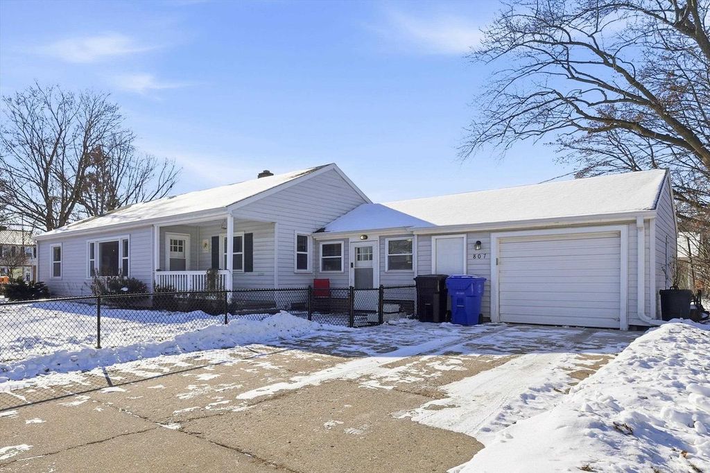 807 N BADGER AVENUE, Appleton, WI 54914