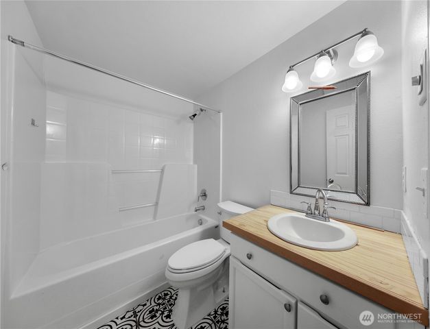 176 Dallas Street, Mount Vernon, WA 98274