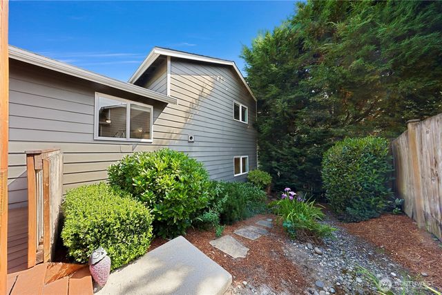 176 Dallas Street, Mount Vernon, WA 98274