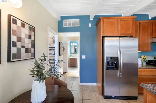 430 Dutchess Ln, Hayward, CA 94544