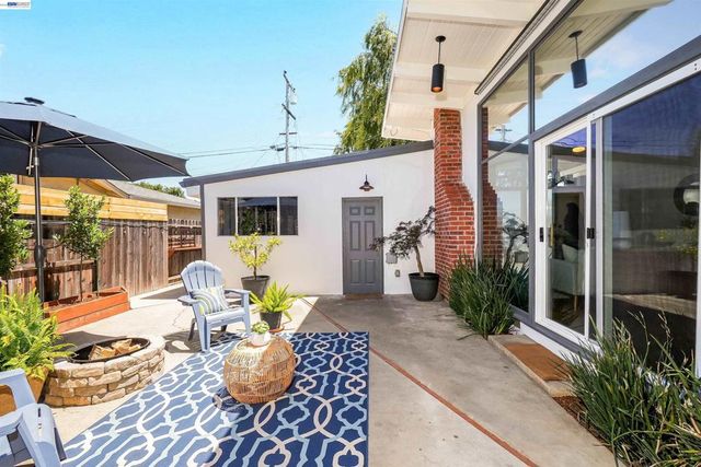 430 Dutchess Ln, Hayward, CA 94544