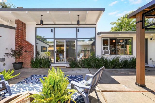 430 Dutchess Ln, Hayward, CA 94544
