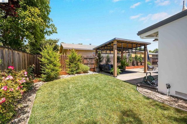 430 Dutchess Ln, Hayward, CA 94544