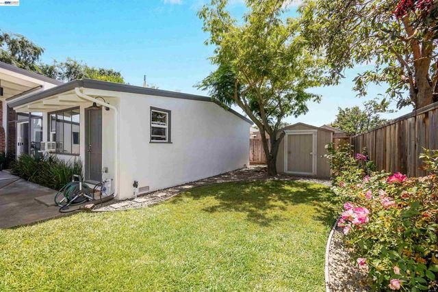 430 Dutchess Ln, Hayward, CA 94544