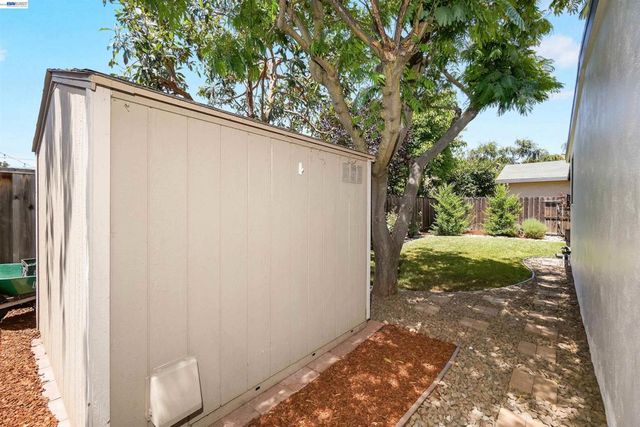 430 Dutchess Ln, Hayward, CA 94544