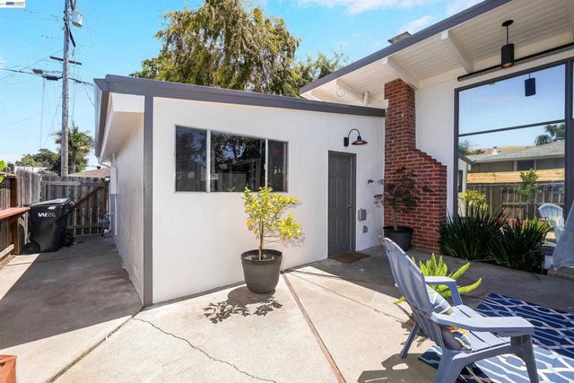 430 Dutchess Ln, Hayward, CA 94544