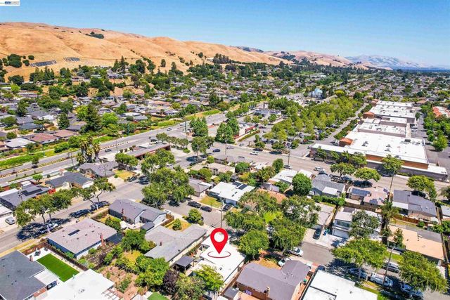 430 Dutchess Ln, Hayward, CA 94544