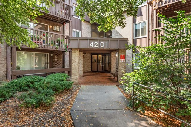 4201 Lakeside Avenue N 113, Brooklyn Center, MN 55429