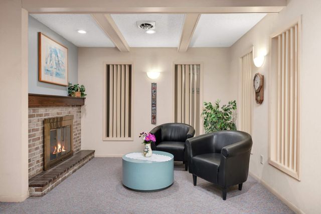 4201 Lakeside Avenue N 113, Brooklyn Center, MN 55429