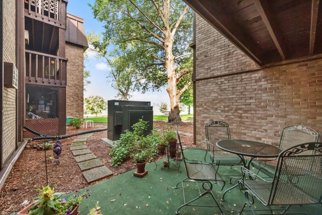 4201 Lakeside Avenue N 113, Brooklyn Center, MN 55429