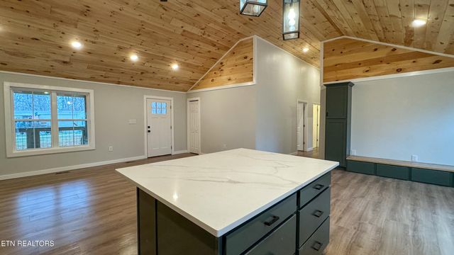 404 High St, Elgin, TN 37732