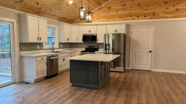 404 High St, Elgin, TN 37732